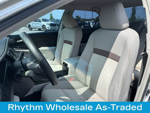 Used 2013 Toyota Camry LE FWD image 30