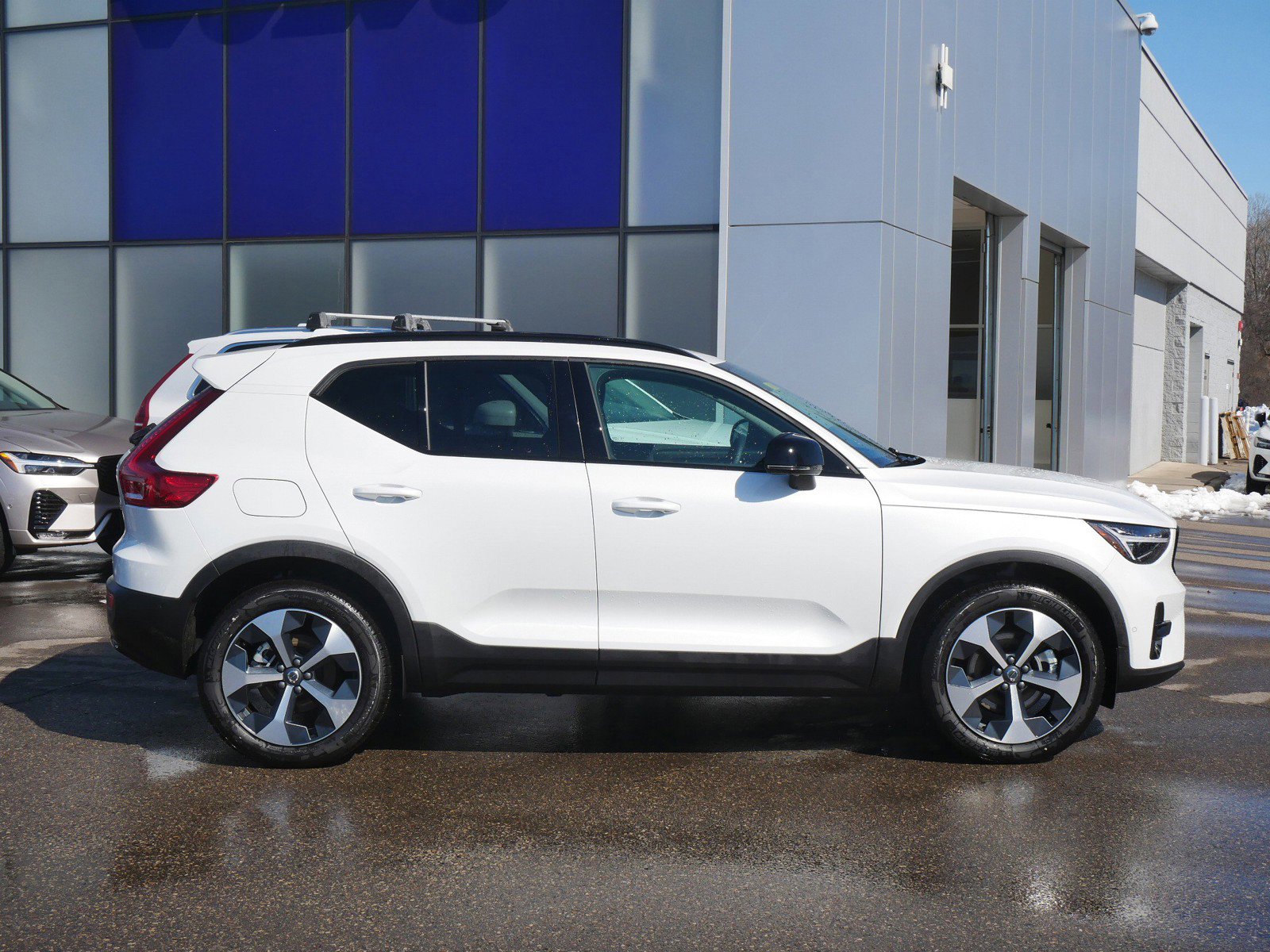 New 2026 Volvo XC40 B5 Plus w/ Climate Package AWD/4WD image 2