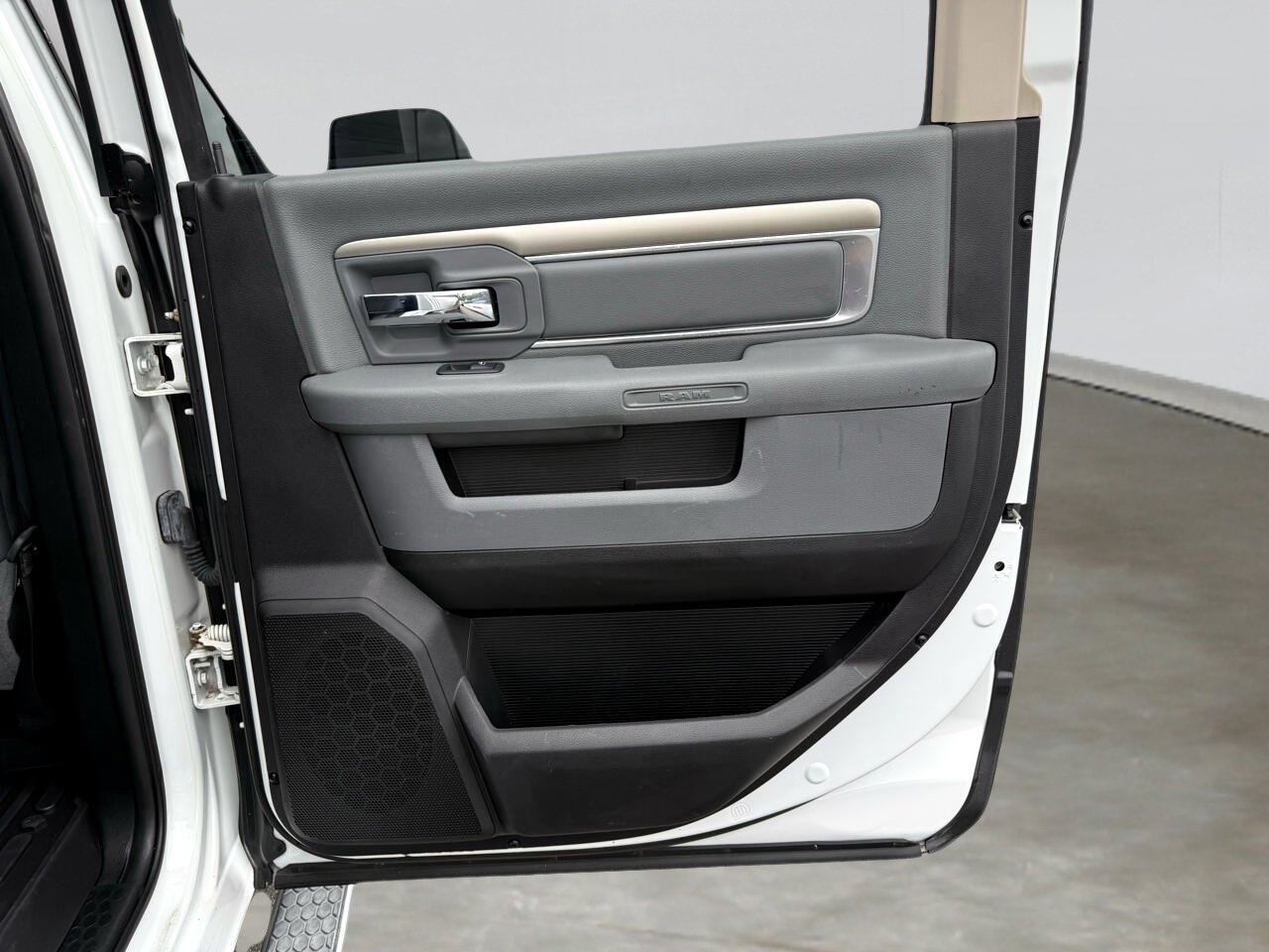 Used 2013 RAM 3500 Big Horn image 24