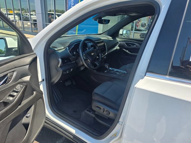 Used 2023 Chevrolet Traverse LT w/ Rear Camera Mirror Package AWD/4WD image 10