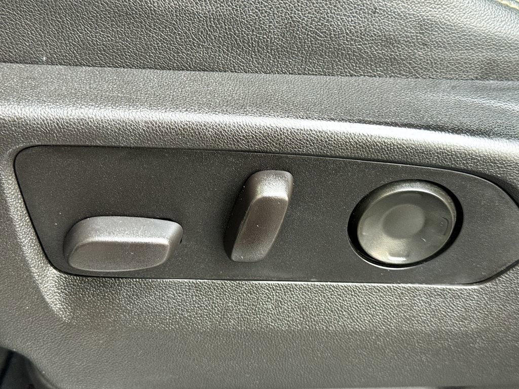 Used 2021 Chevrolet Suburban Premier w/ Premium Package image 26