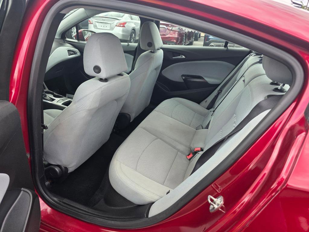Used 2019 Chevrolet Cruze LT w/ RS Package image 7