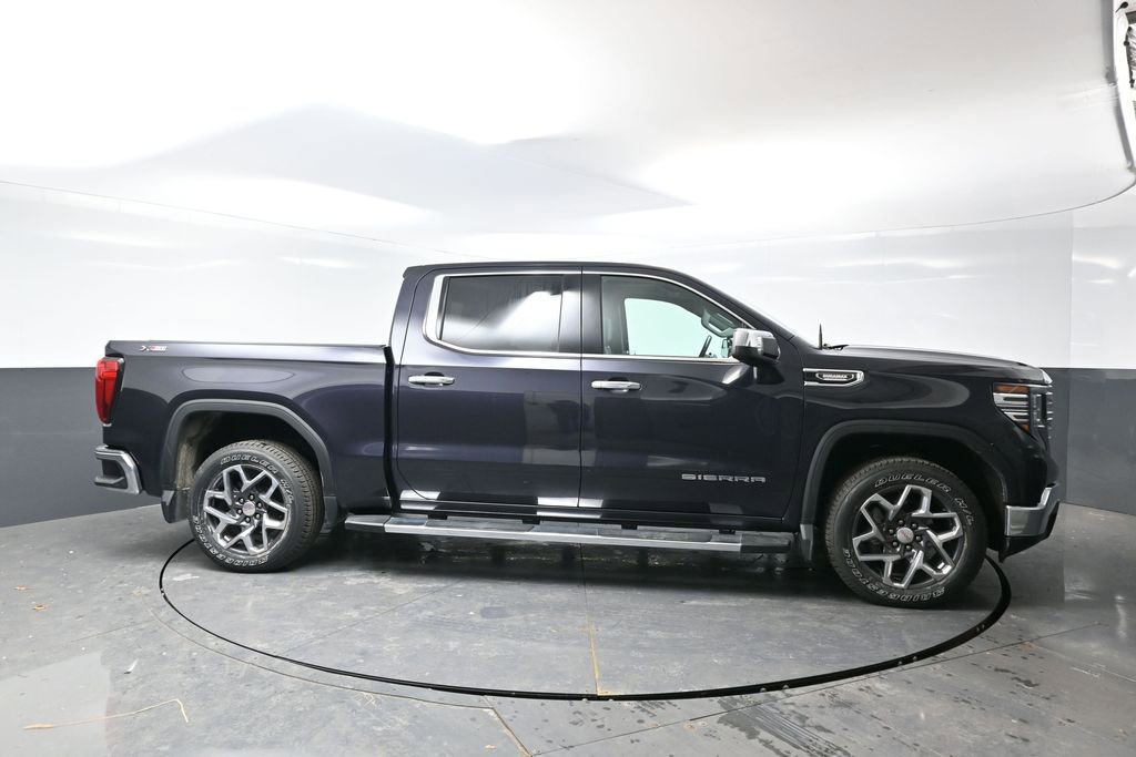 Used 2023 GMC Sierra 1500 SLT w/ SLT Premium Package image 4