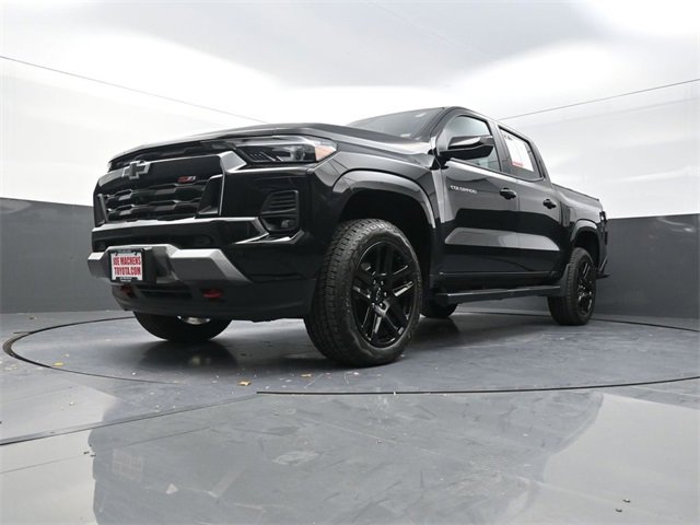 Used 2025 Chevrolet Colorado Z71 w/ Technology Package image 29