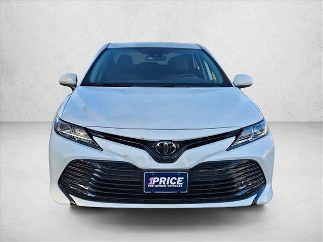 Used 2020 Toyota Camry LE image 2