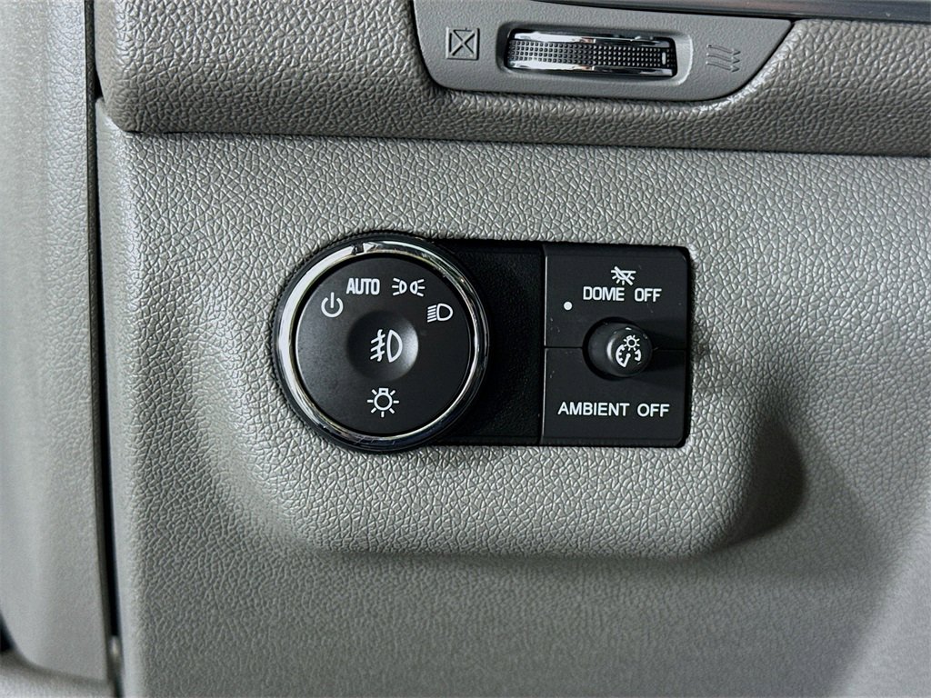 Used 2014 Chevrolet Traverse LT image 17