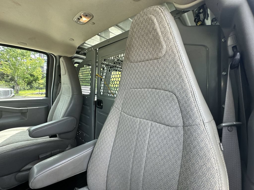 Certified 2017 Chevrolet Express 2500 w/ Express Access Plus Package RWD image 22