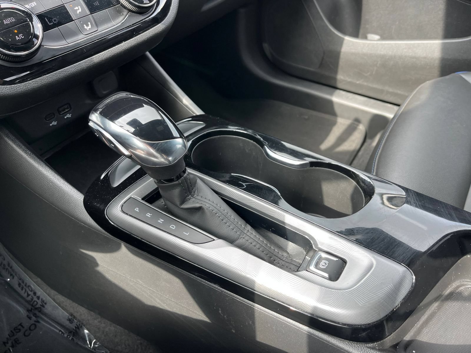 Used 2025 Buick Envista Sport Touring FWD image 40