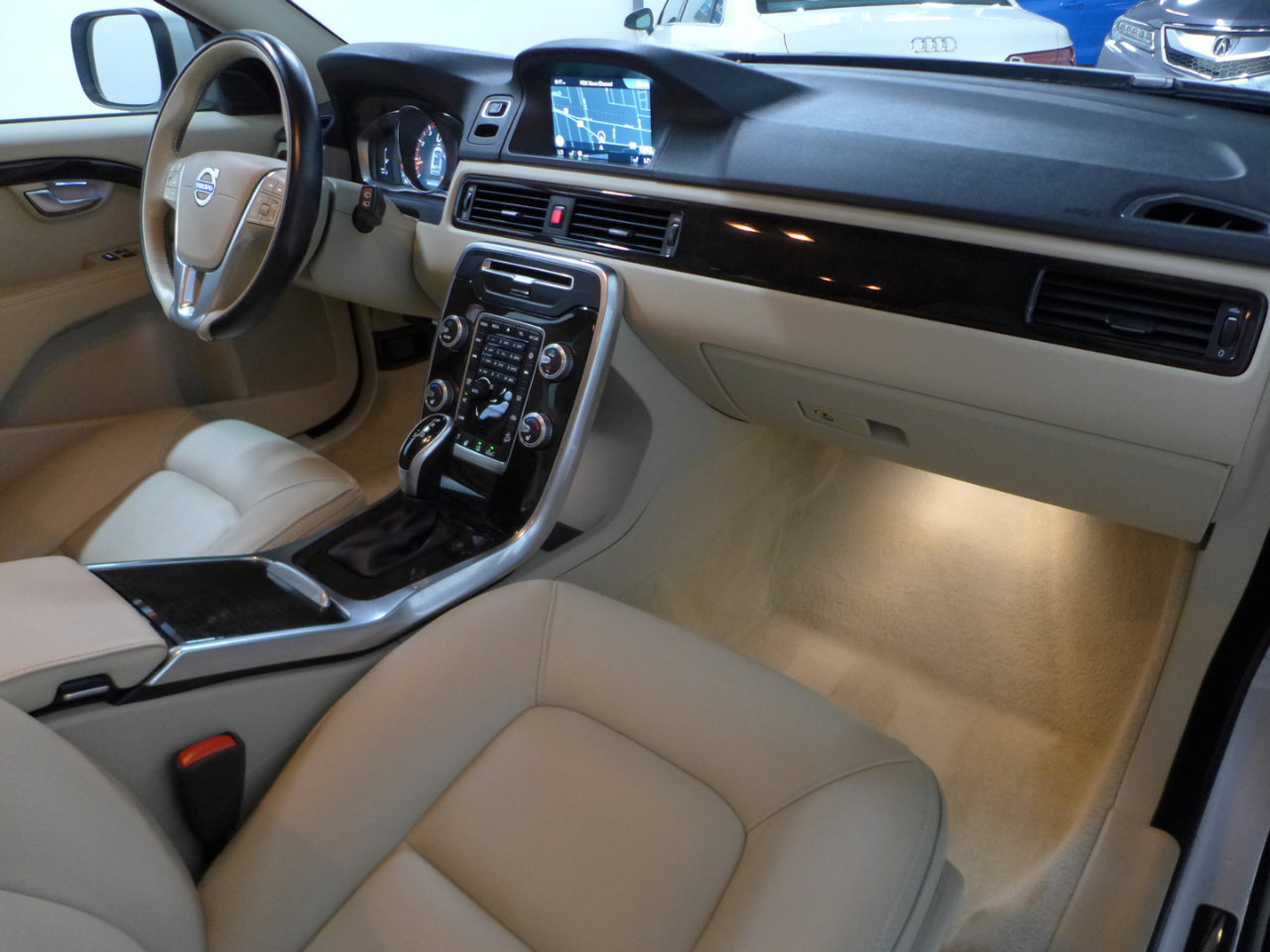 Used 2016 Volvo XC70 T5 Platinum w/ Protection Package image 12