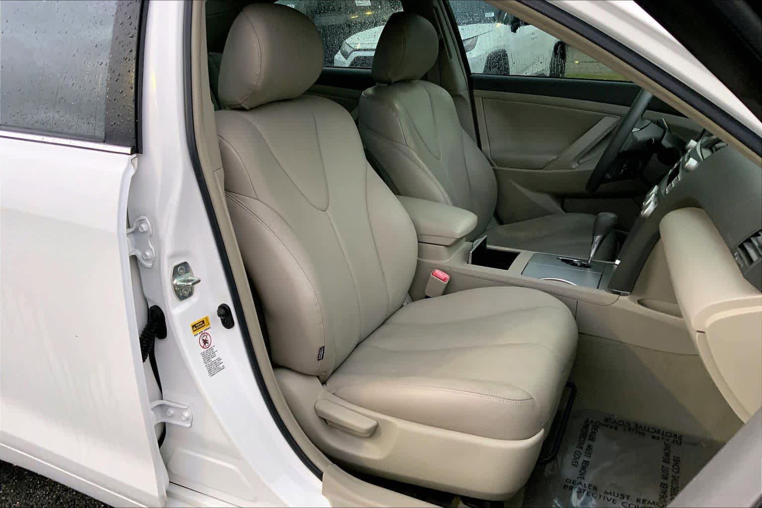 Used 2011 Toyota Camry LE w/ LE Extra-Value Pkg FWD image 8