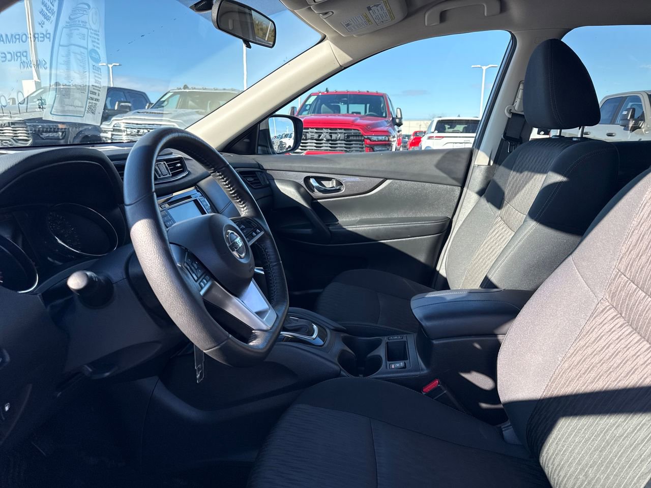 Used 2020 Nissan Rogue SL image 11