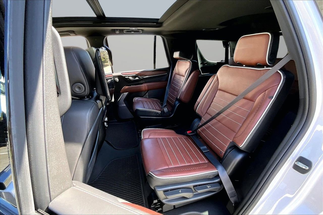 Used 2023 GMC Yukon Denali Ultimate image 23