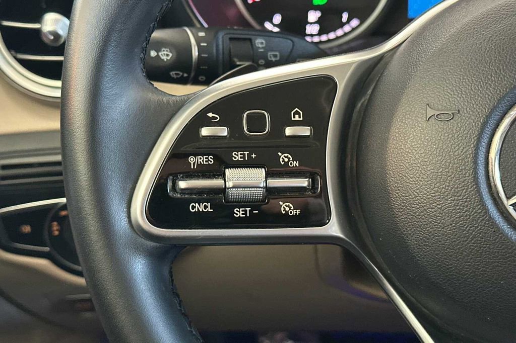 Certified 2022 Mercedes-Benz GLC 300 4MATIC w/ Premium Package Lite image 31