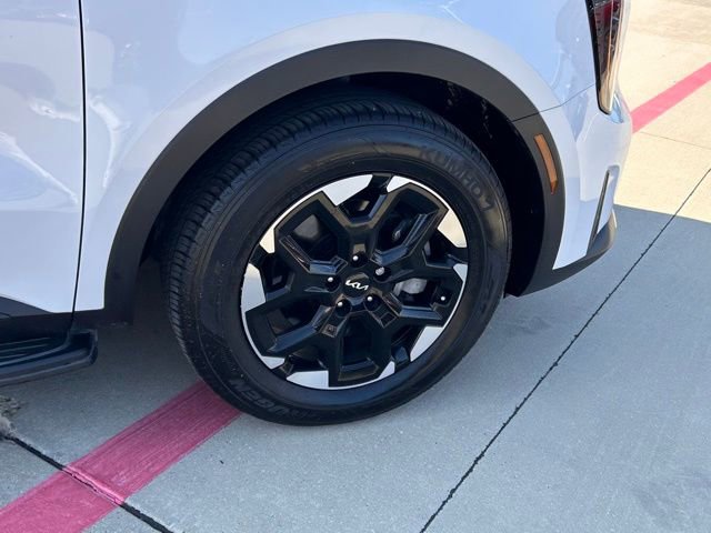 Used 2025 Kia Sorento S image 17