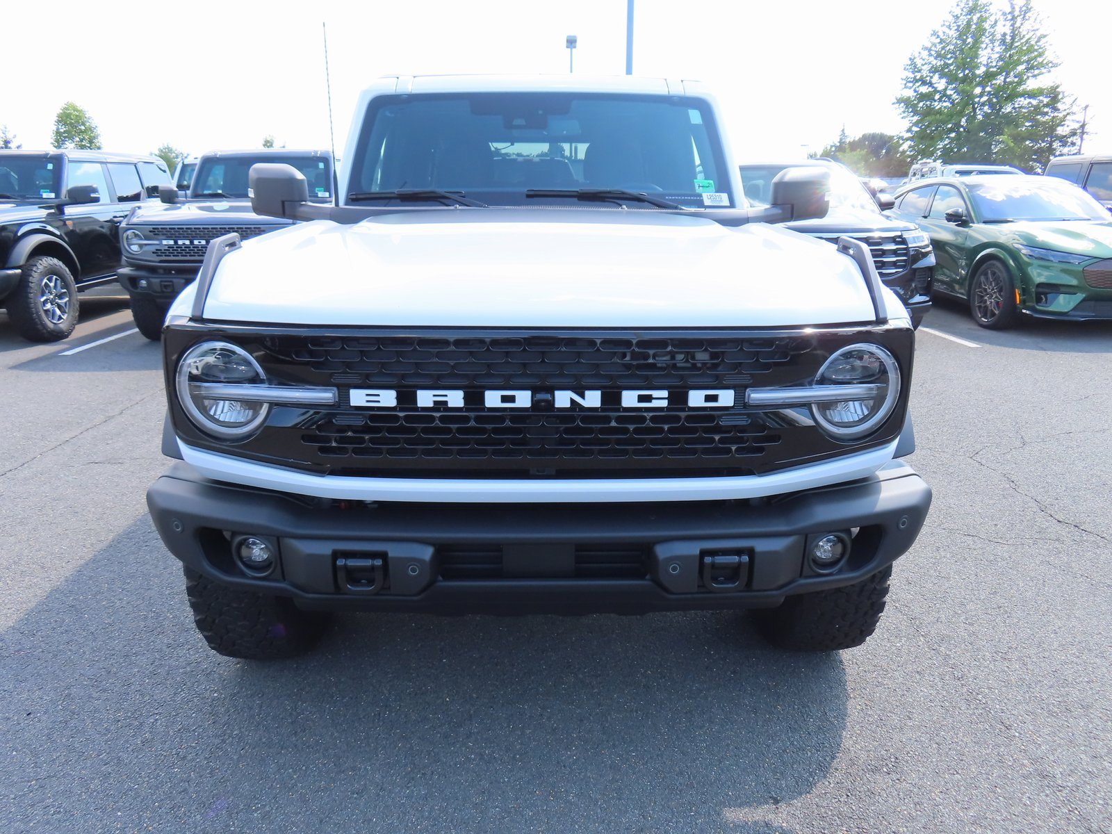 New 2025 Ford Bronco Badlands image 2