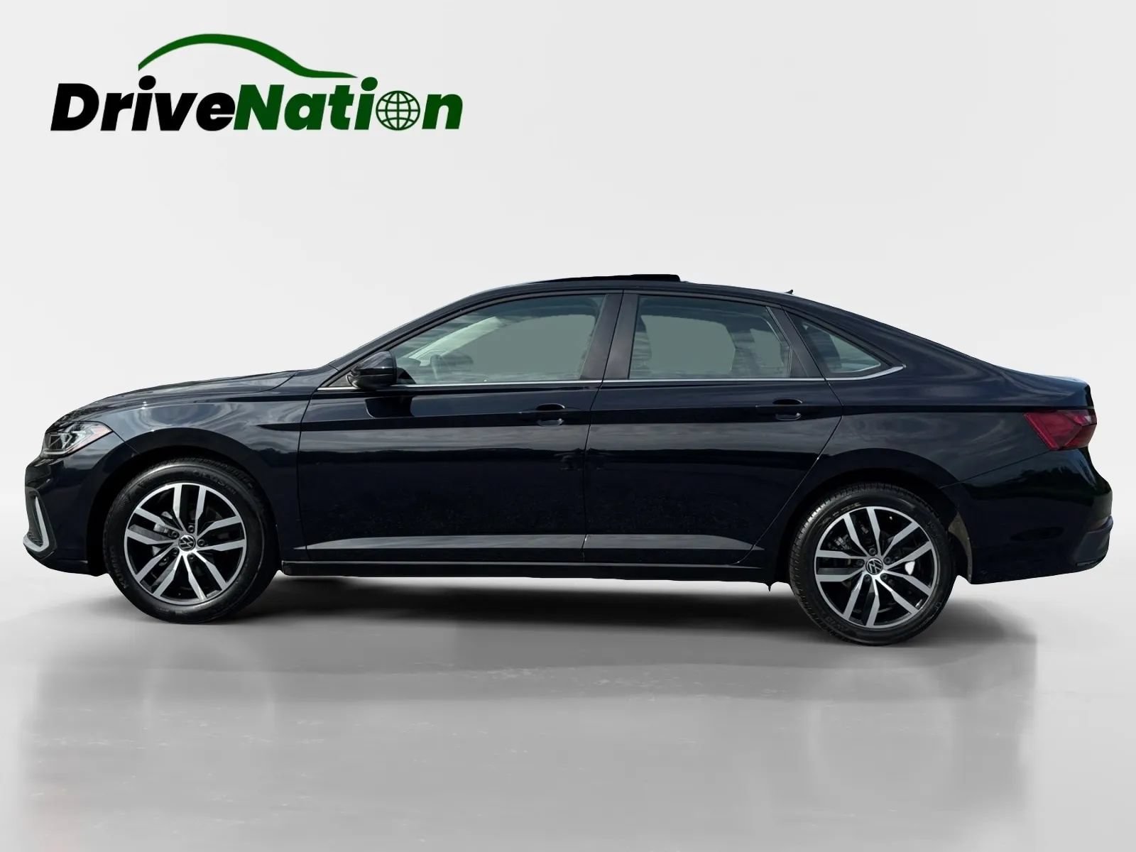 Used 2025 Volkswagen Jetta SE FWD image 8