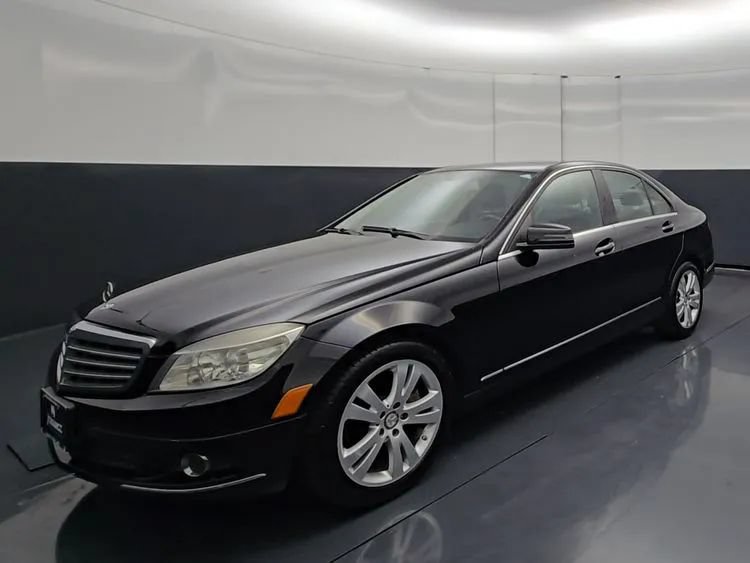 Used 2011 Mercedes-Benz C 300 4MATIC Sedan image 3
