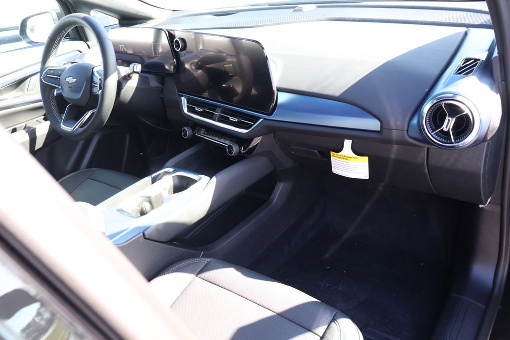 New 2026 Chevrolet Equinox EV LT image 36