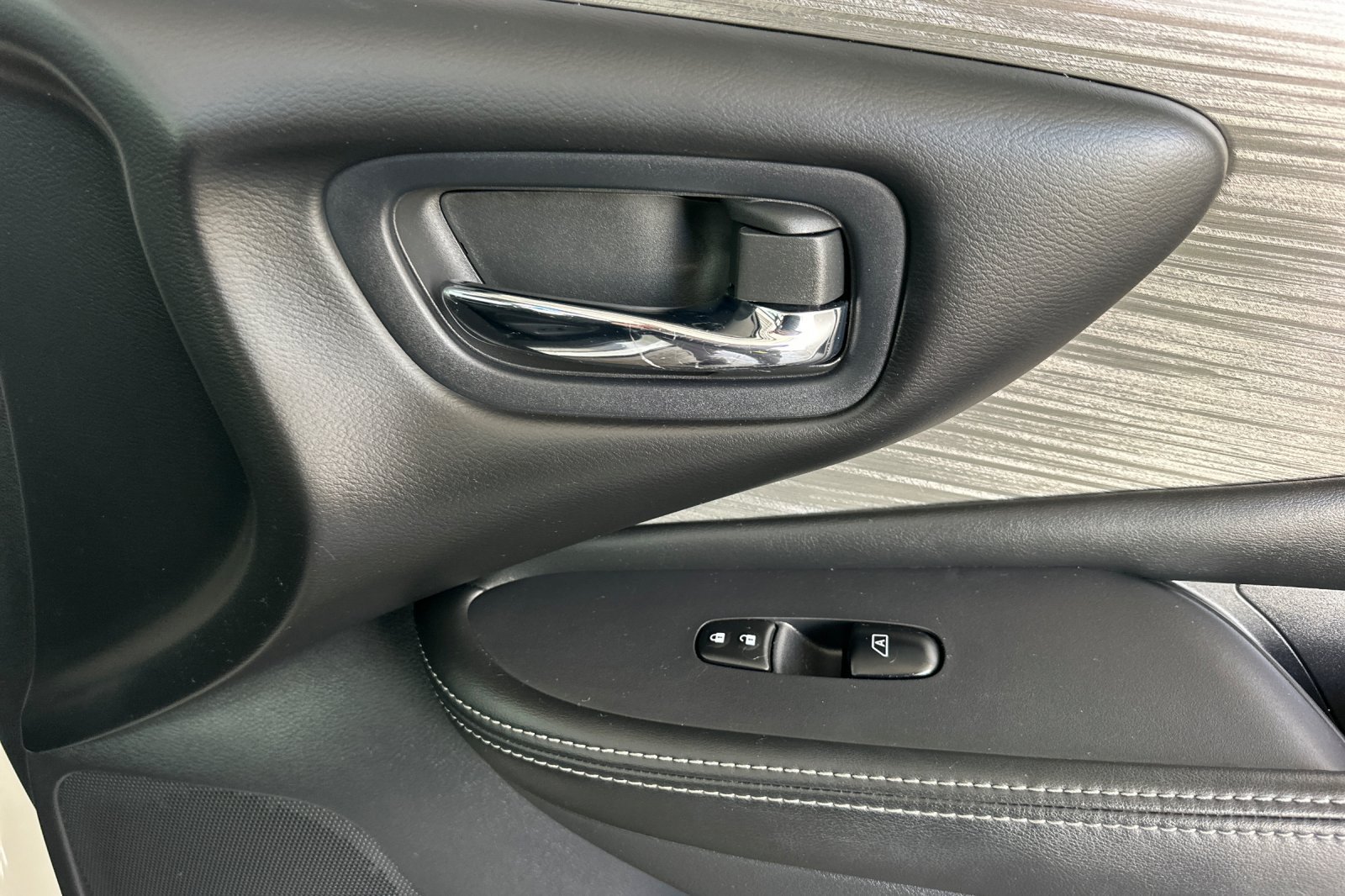 Used 2018 Nissan Murano SV w/ Premium Package FWD image 22