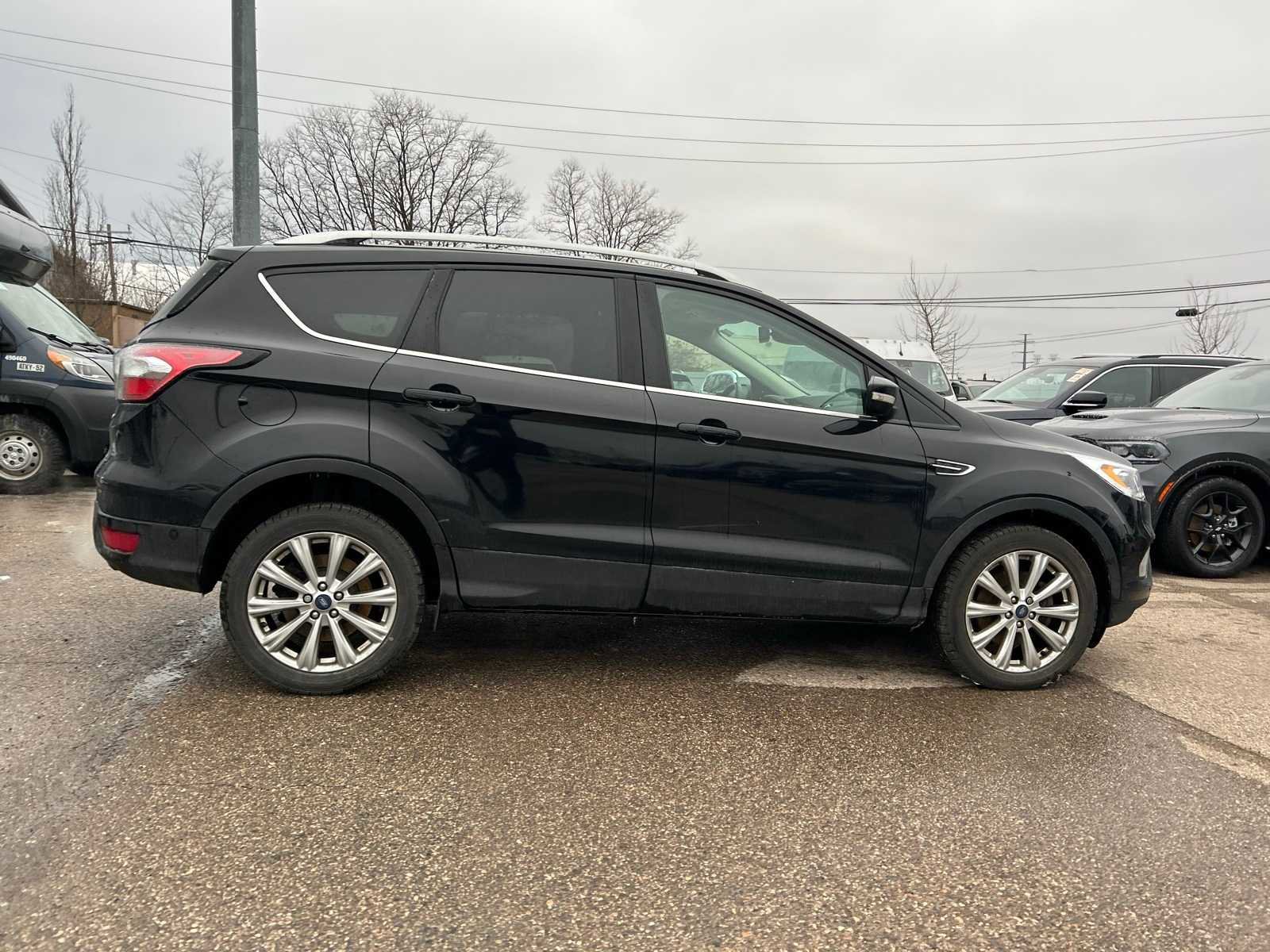 Used 2018 Ford Escape Titanium w/ Ford Safe & Smart Package image 16