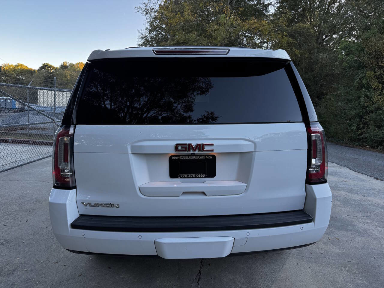 Used 2017 GMC Yukon SLE w/ SLE Value Package image 8