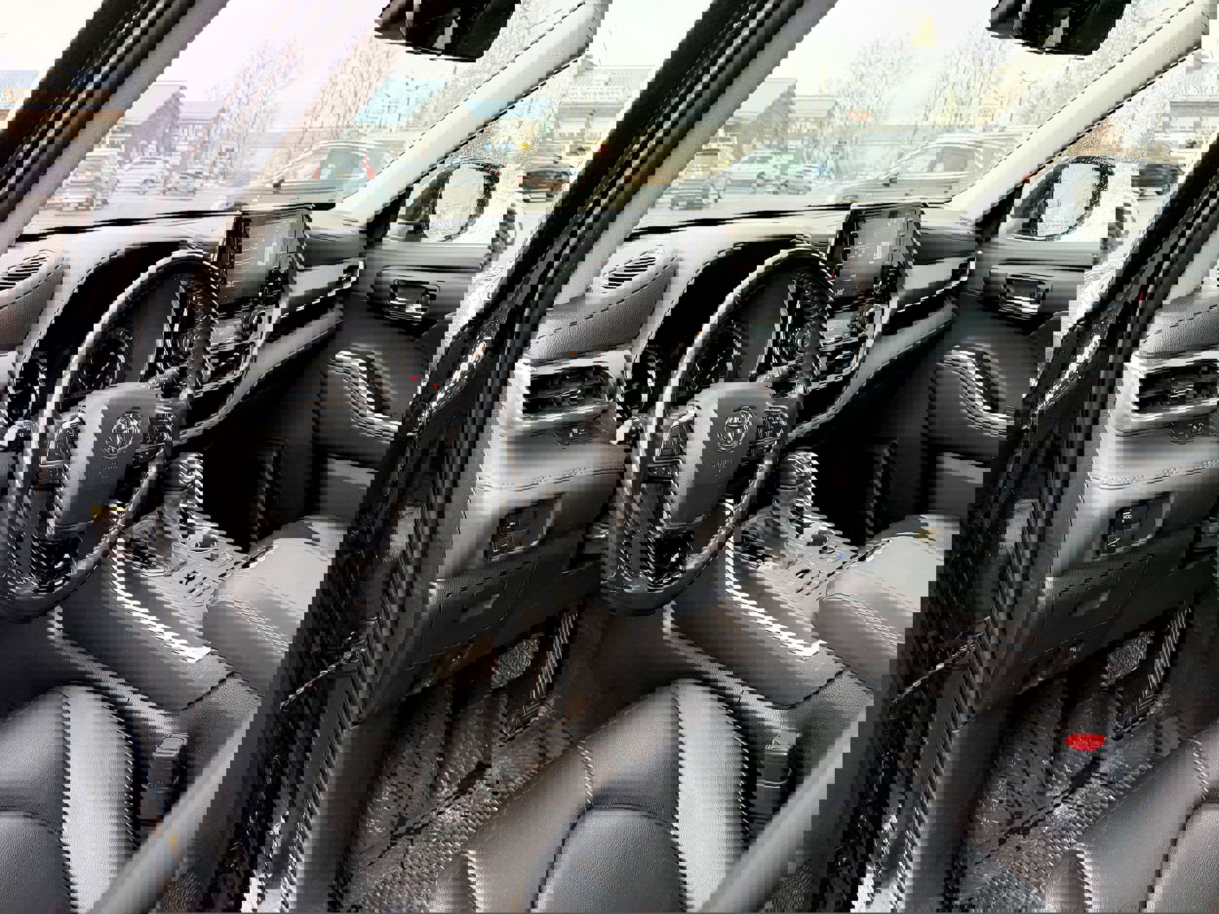 Used 2021 Toyota Highlander XLE image 13