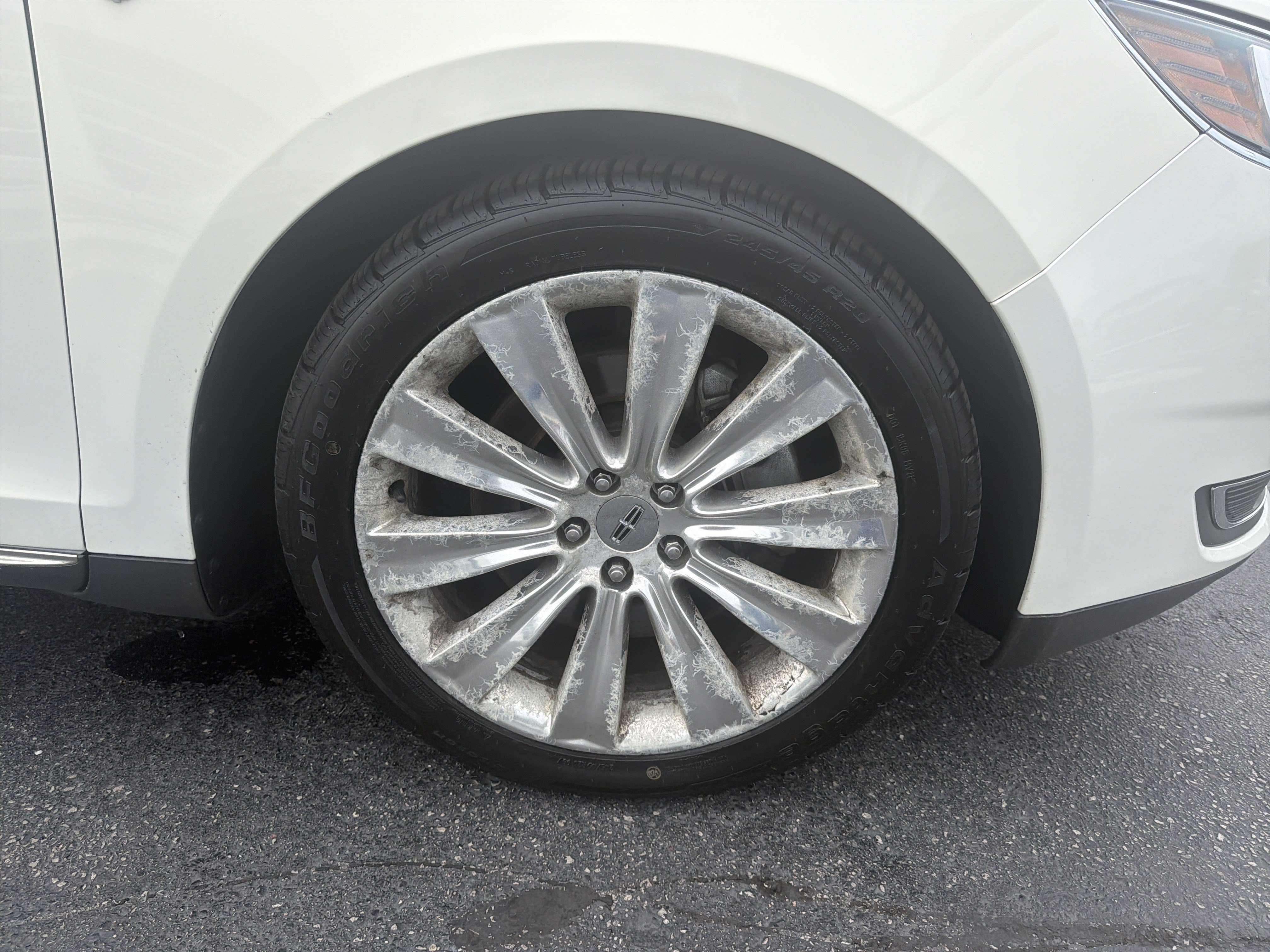 Used 2013 Lincoln MKS AWD image 6