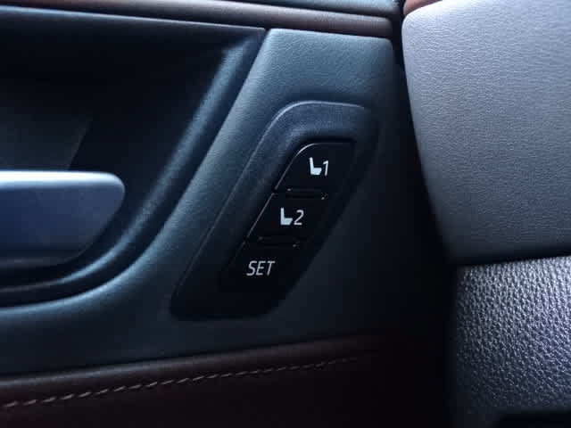 Certified 2023 Toyota Venza Limited AWD/4WD image 40