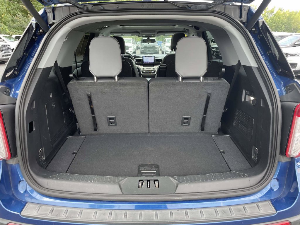 Used 2022 Ford Explorer XLT w/ Equipment Group 202A RWD image 45