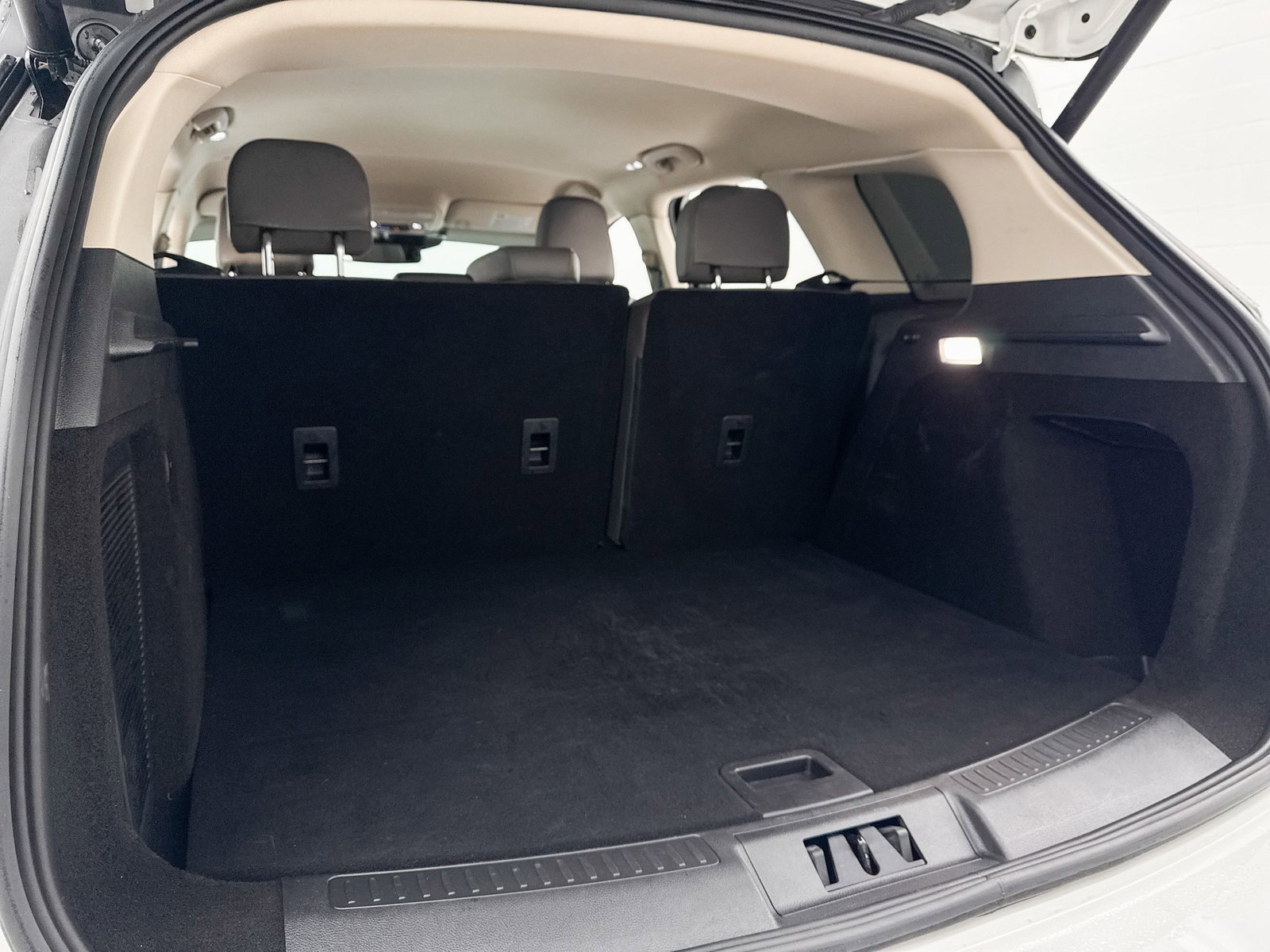 Used 2024 Lincoln Corsair FWD image 36