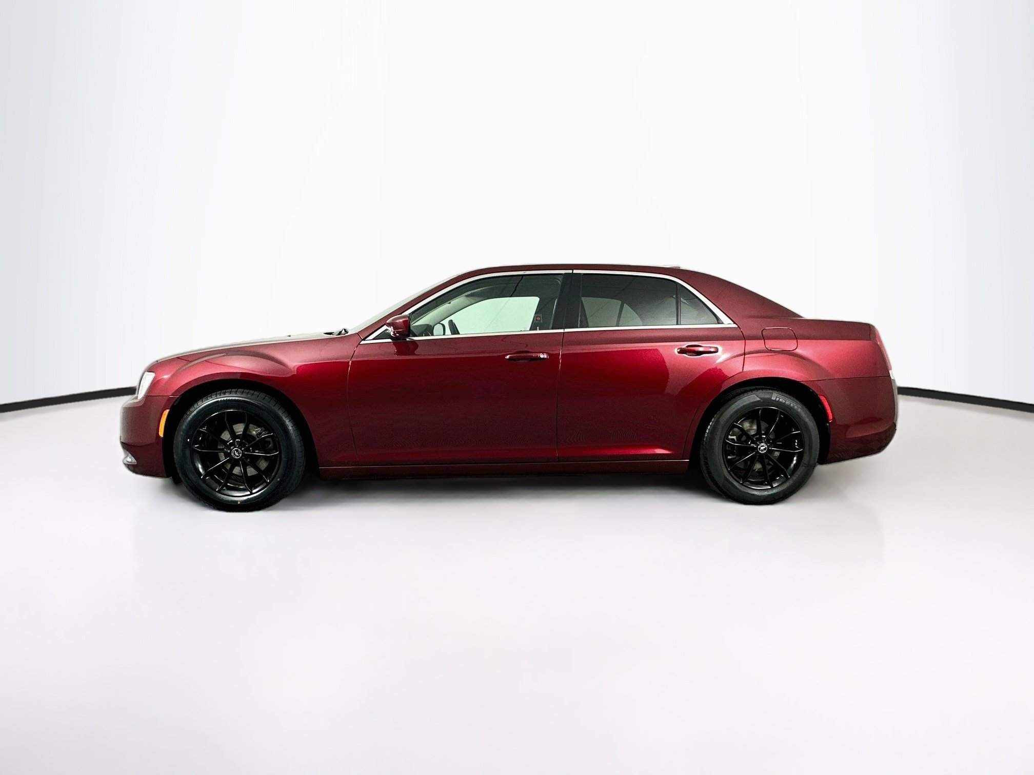 Used 2016 Chrysler 300 Limited RWD image 4