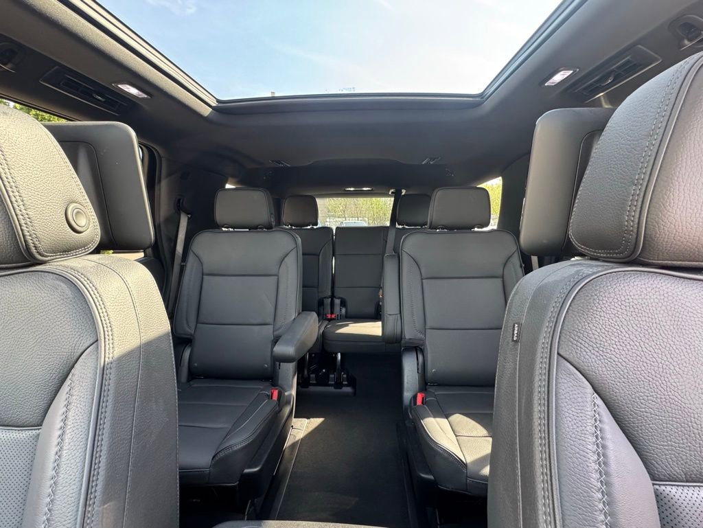 Used 2025 GMC Yukon Denali w/ Denali Reserve Package image 22