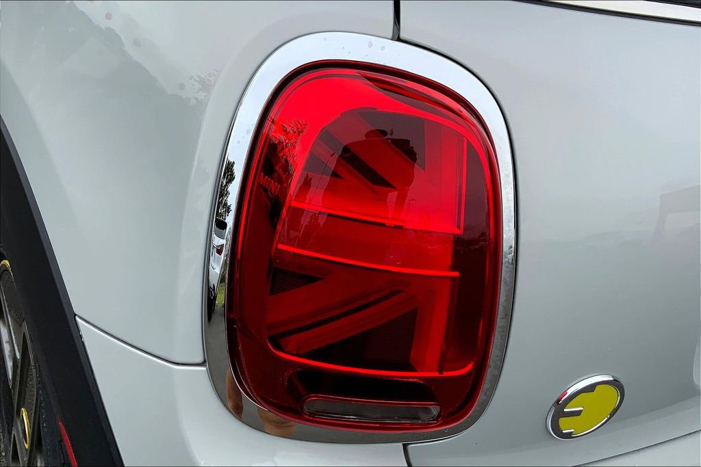 Used 2021 MINI Cooper SE w/ 8.8" Touchscreen Nav Package image 24