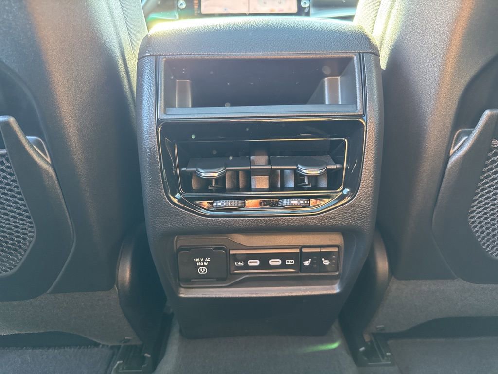 New 2026 Jeep Grand Cherokee Limited w/ Limited Altitude Package AWD/4WD image 19