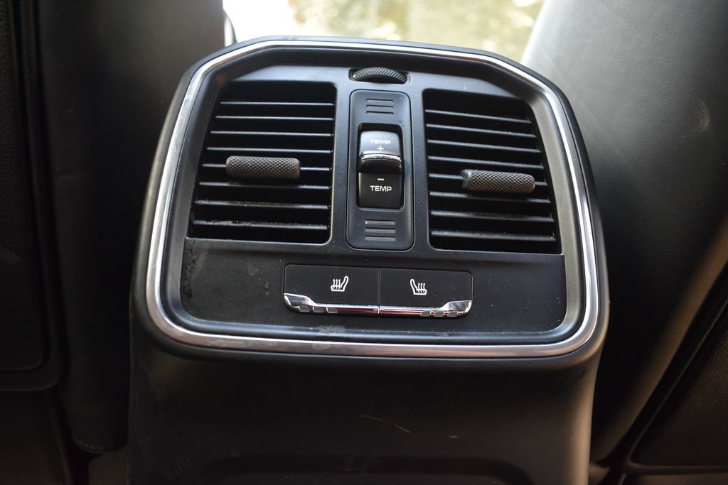 Used 2023 Porsche Macan Turbo AWD/4WD image 30