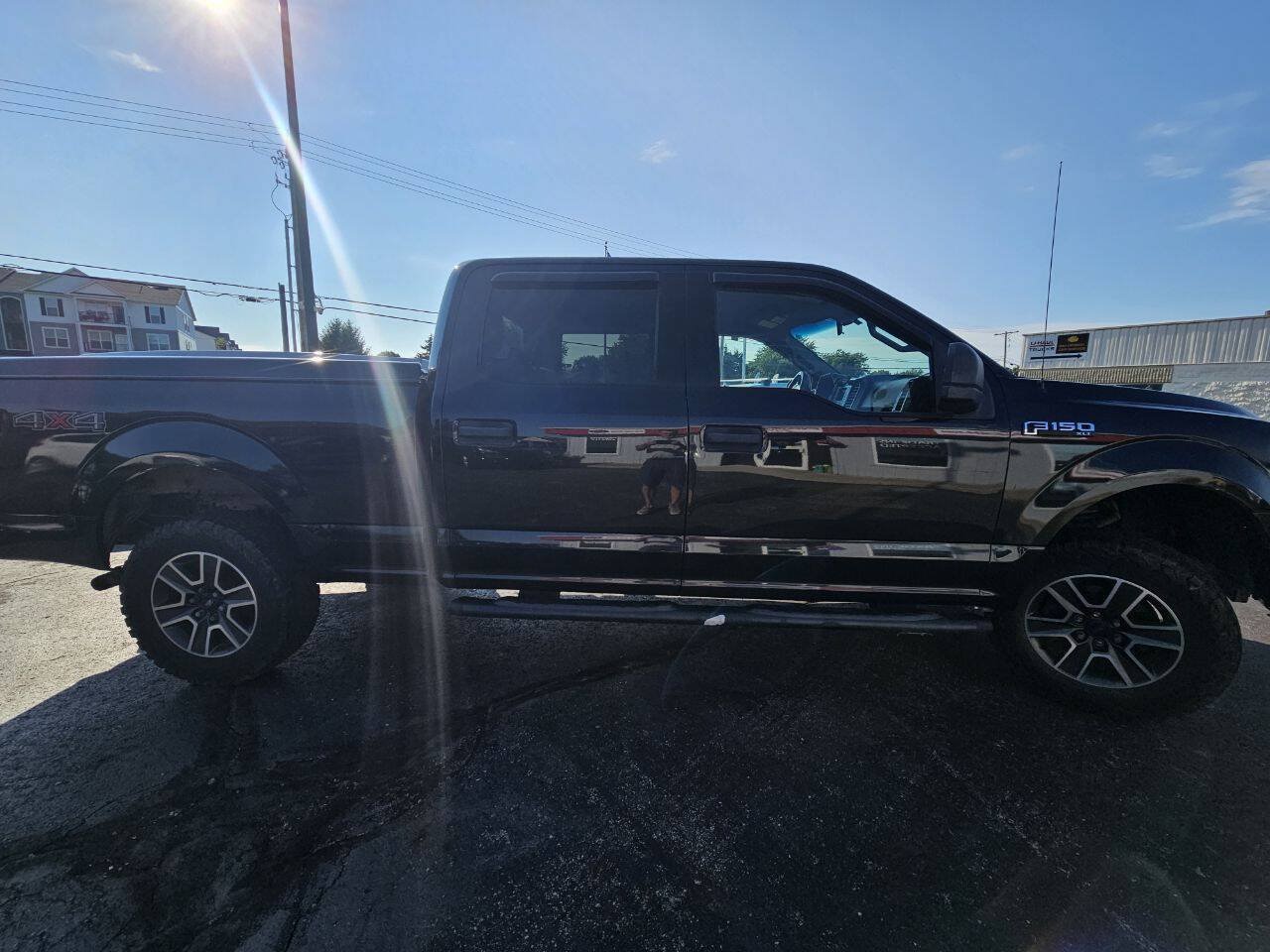 Used 2015 Ford F150 XLT AWD/4WD image 5