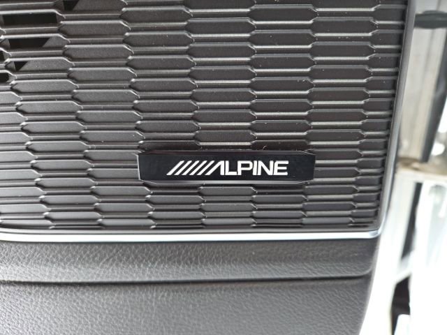 Used 2023 Jeep Grand Cherokee Overland w/ Luxury Tech Group IV image 12