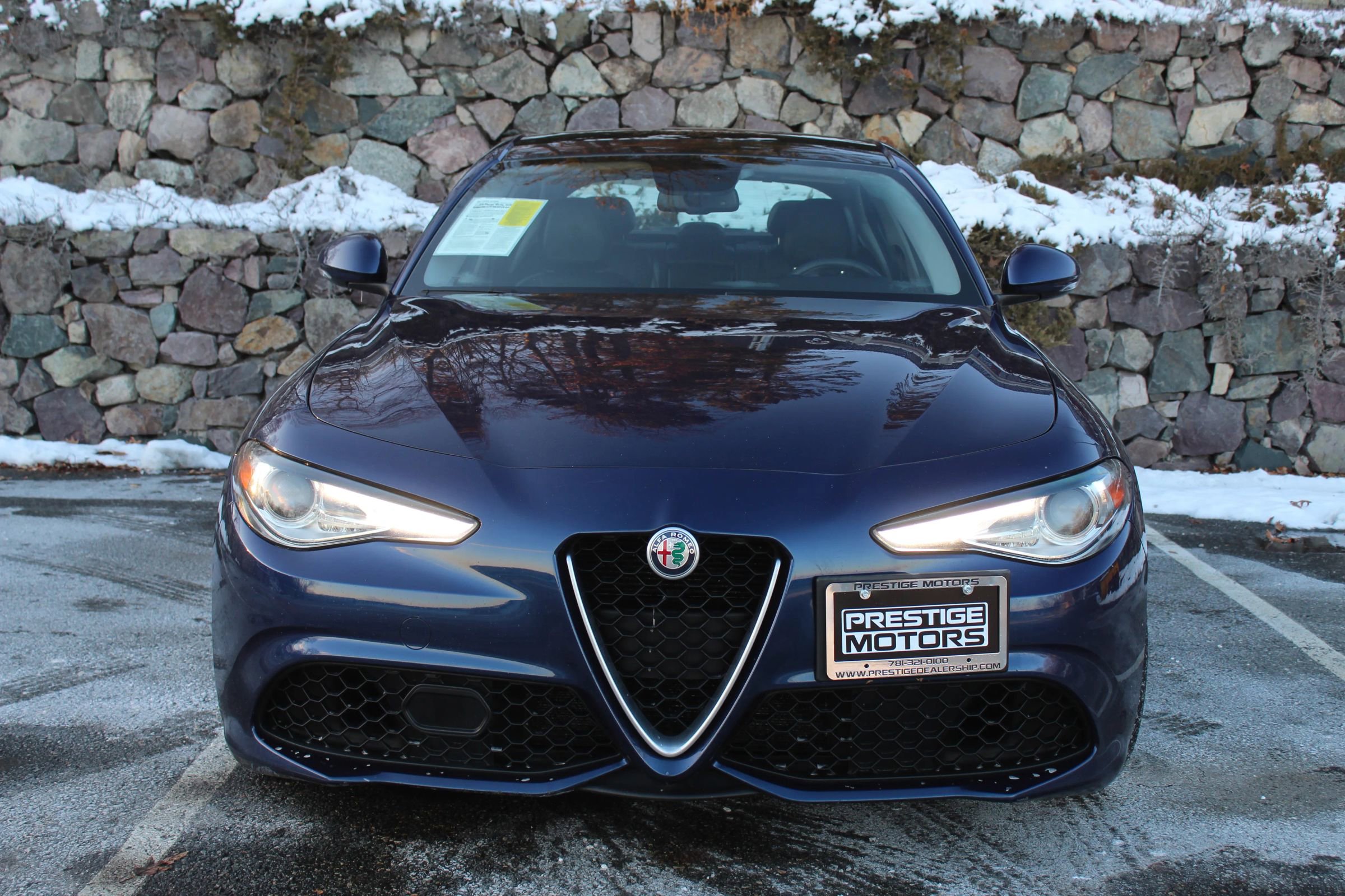 Used 2017 Alfa Romeo Giulia Sedan 4D image 3