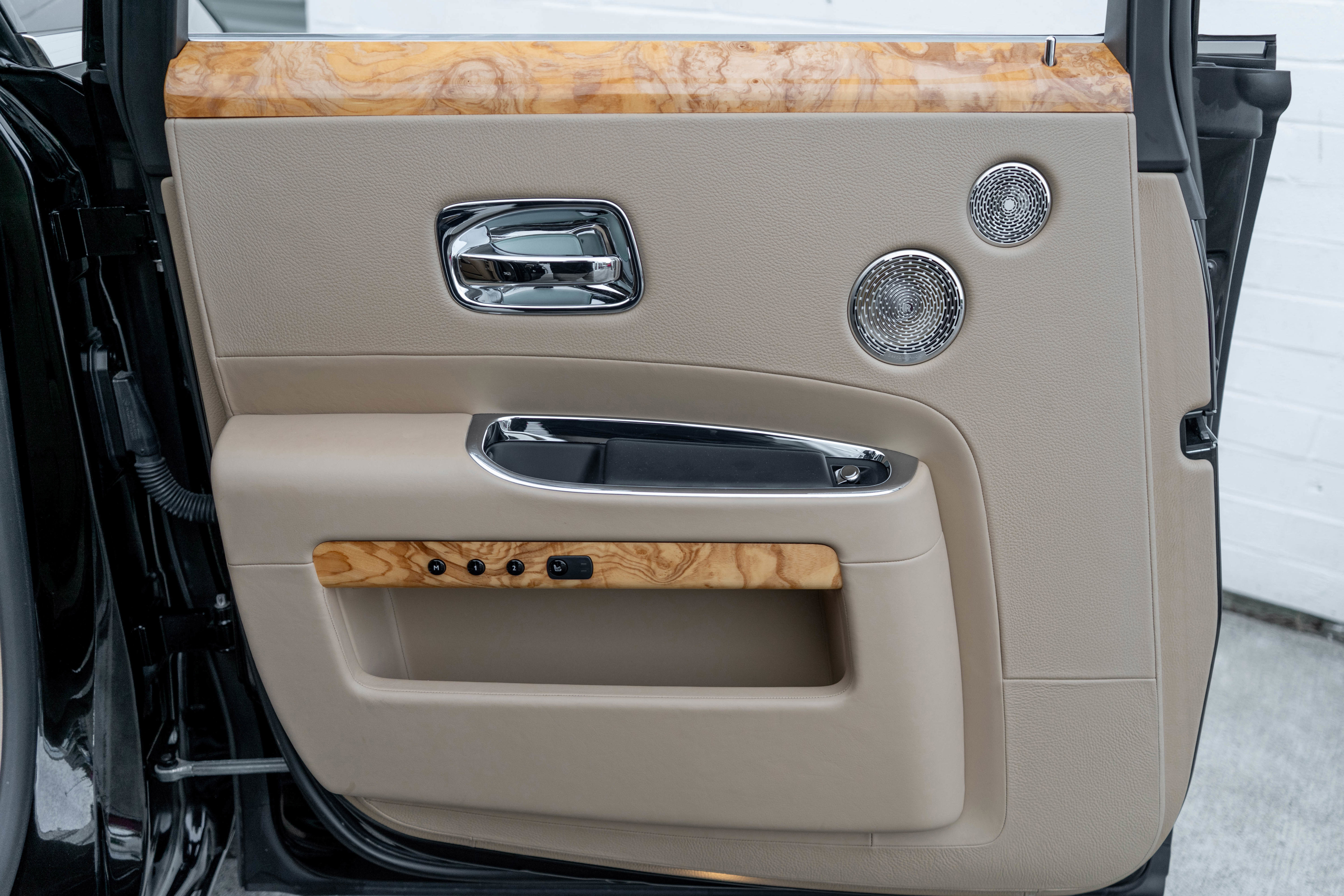 Used 2017 Rolls-Royce Ghost image 42