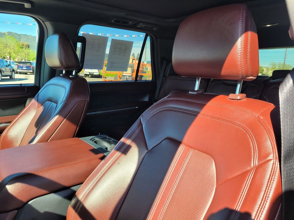 Used 2024 Ford Expedition Limited image 17