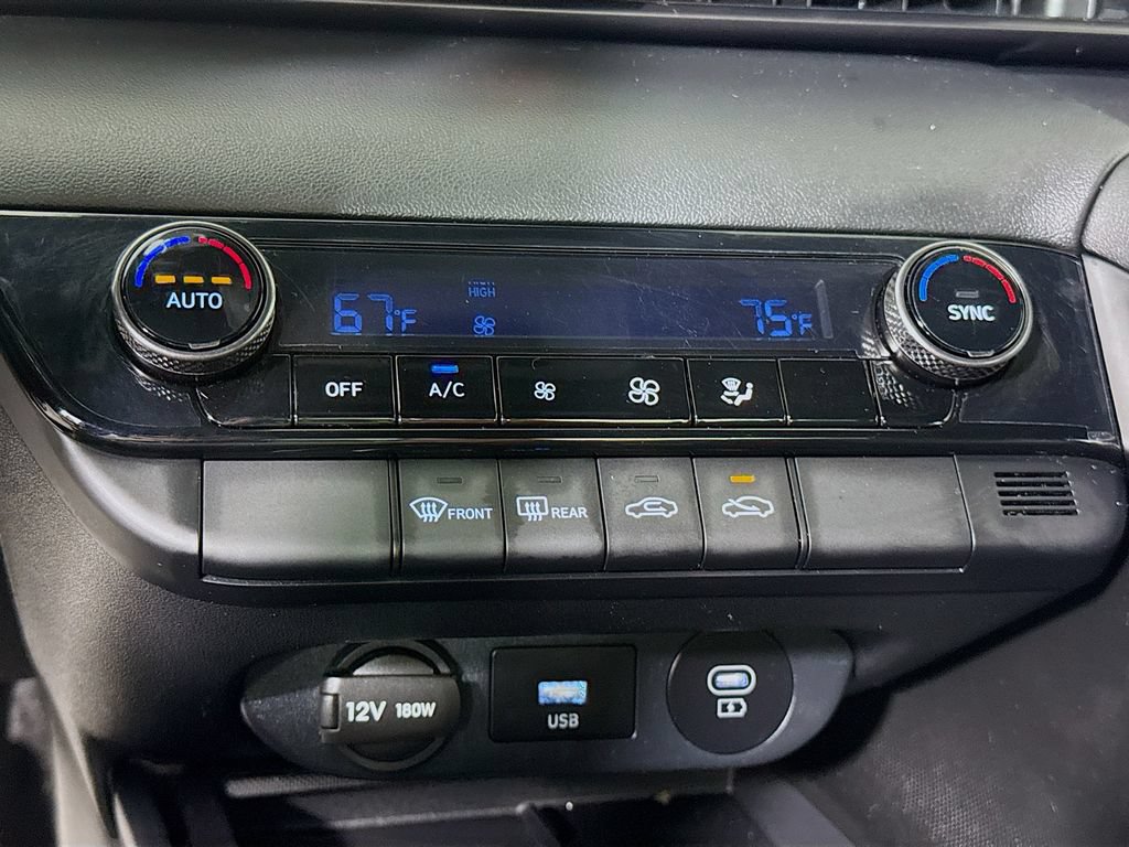 Used 2025 Hyundai Elantra Sport FWD image 8