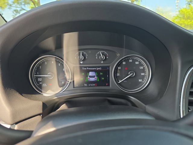 Used 2020 Buick Enclave Essence image 18