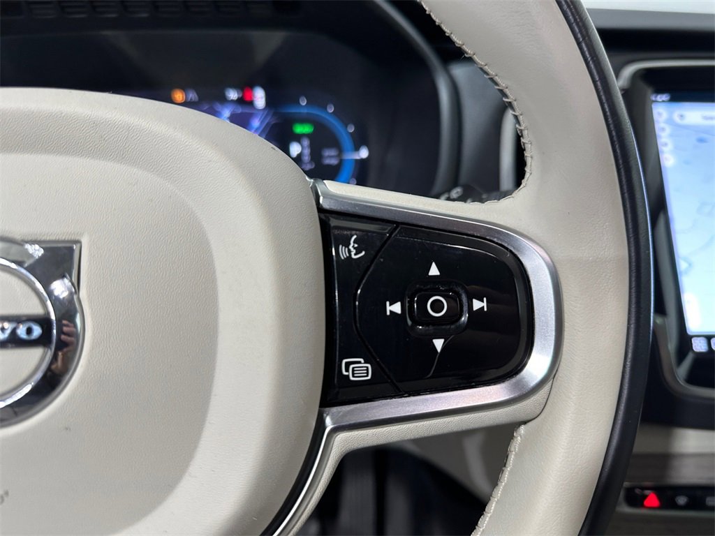 Used 2023 Volvo XC90 T8 Plus w/ Protection Package Premier image 18