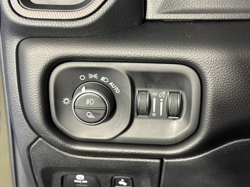 New 2027 RAM 1500 Rebel w/ Rebel Level 2 Equipment Group AWD/4WD image 18