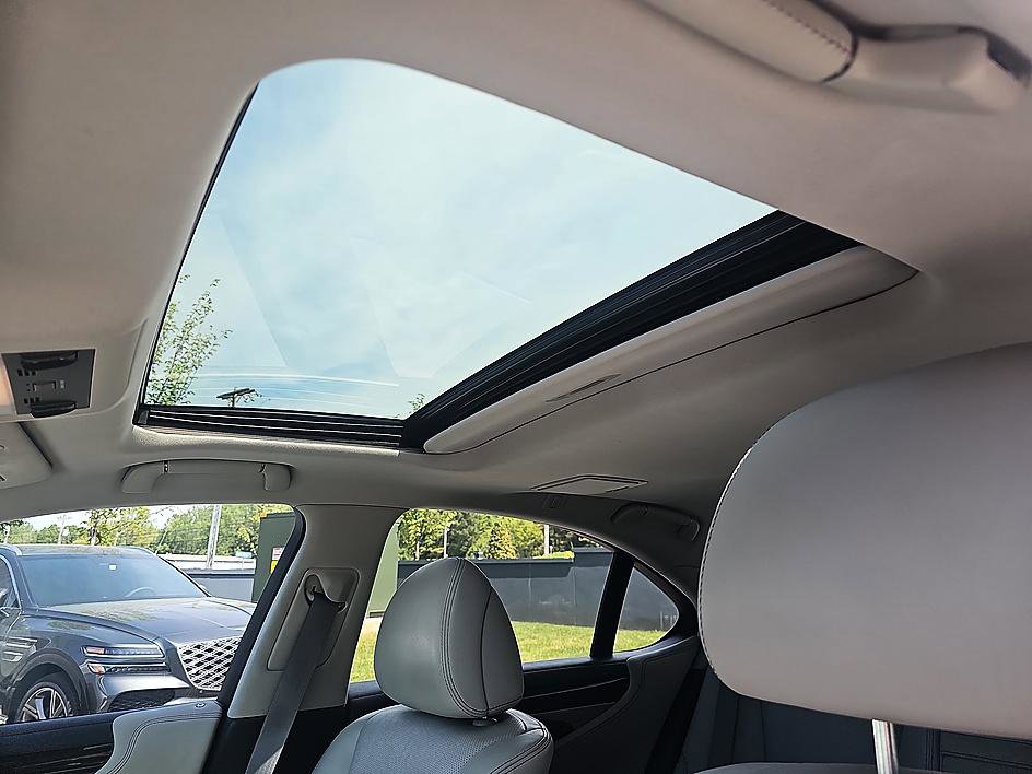 Used 2014 Lexus LS 460 w/ Comfort Package image 30