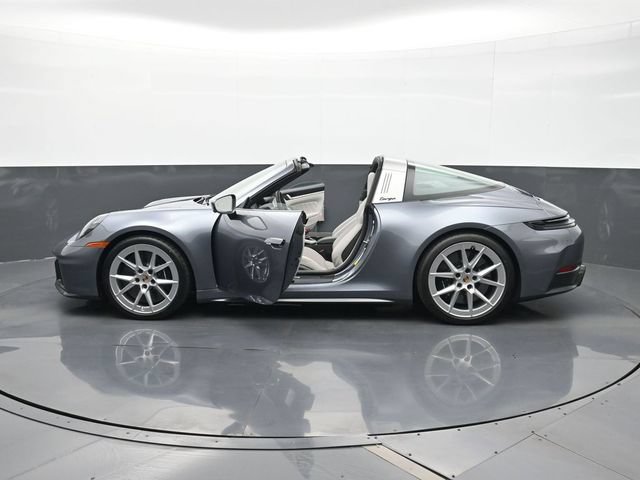 Certified 2026 Porsche 911 Targa 4 GTS AWD/4WD image 26