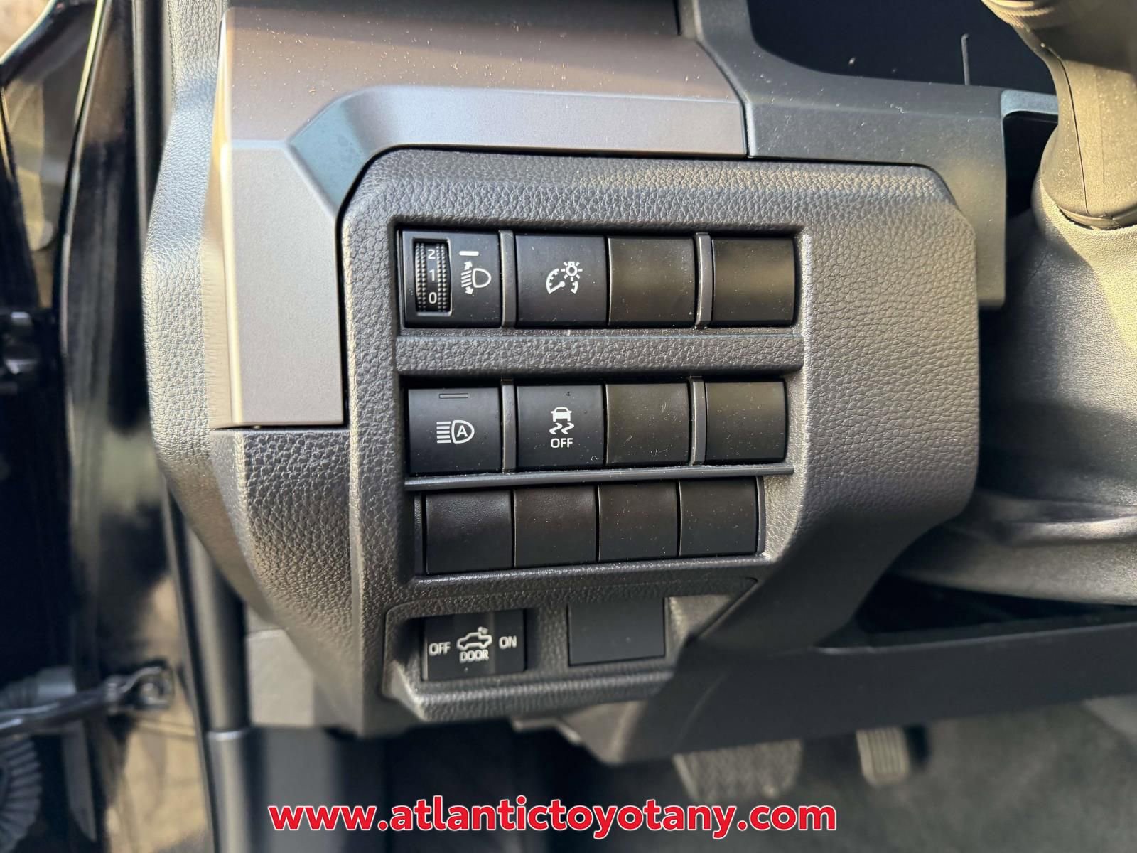 Used 2024 Toyota Tacoma TRD Off-Road image 18