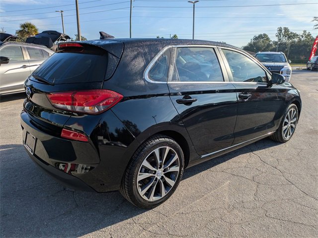 Used 2018 Hyundai Elantra GT image 4
