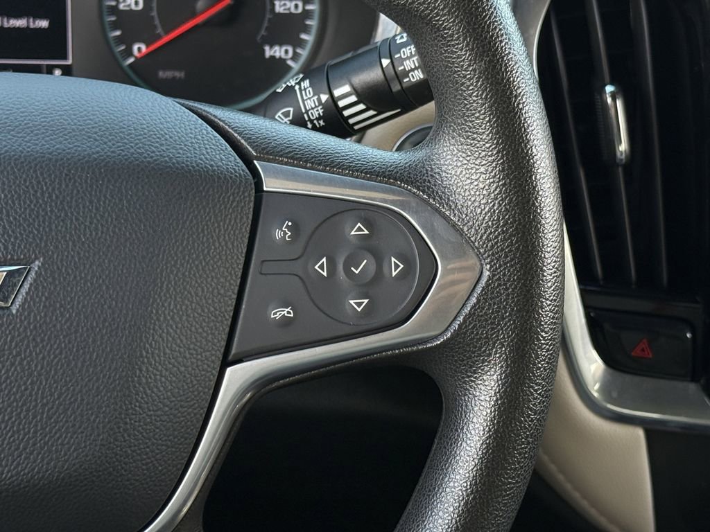 Used 2023 Chevrolet Traverse LS FWD image 14