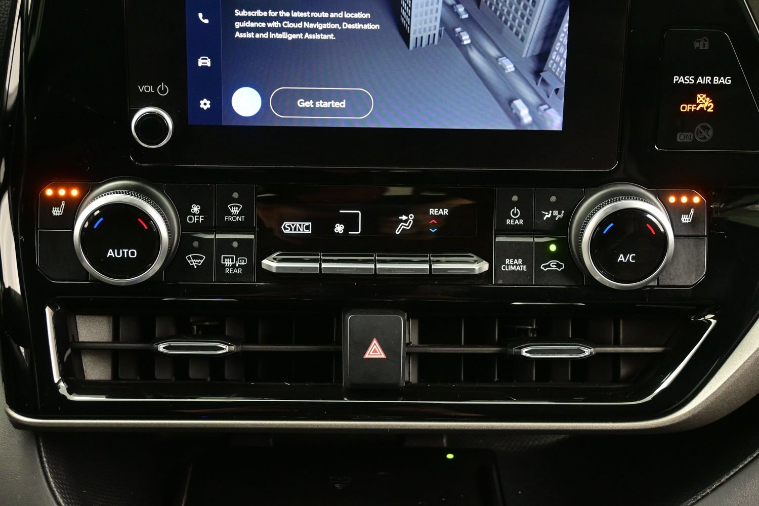 Used 2024 Toyota Highlander XLE AWD/4WD image 22